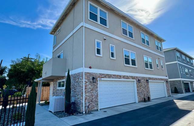 New Construction, All Solar, Three Bed, Three Bath, Luxury Townhome in North Stockton. - 232 West Pearl Avenue, Stockton, CA 95207