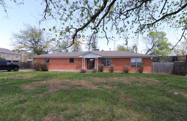 2630 Pasteur Avenue - 2630 Pasteur Avenue, Dallas, TX 75228