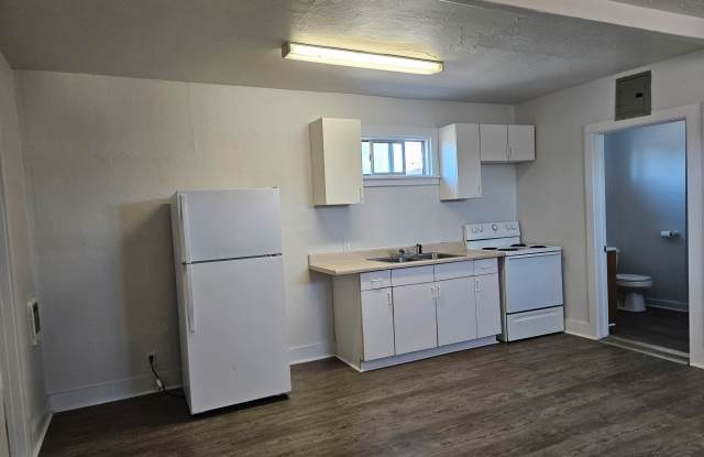 260 2nd Ave North - 16 photos photos