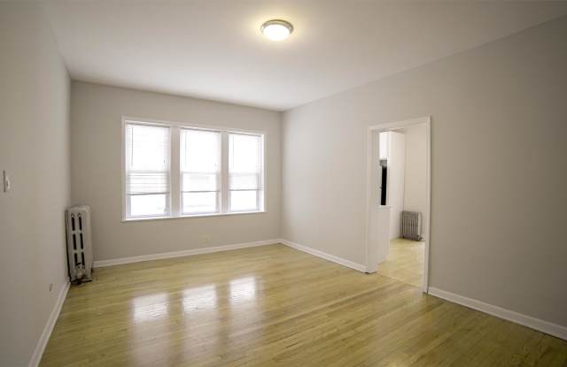 2627 North Ridgeway Avenue Gallery 3