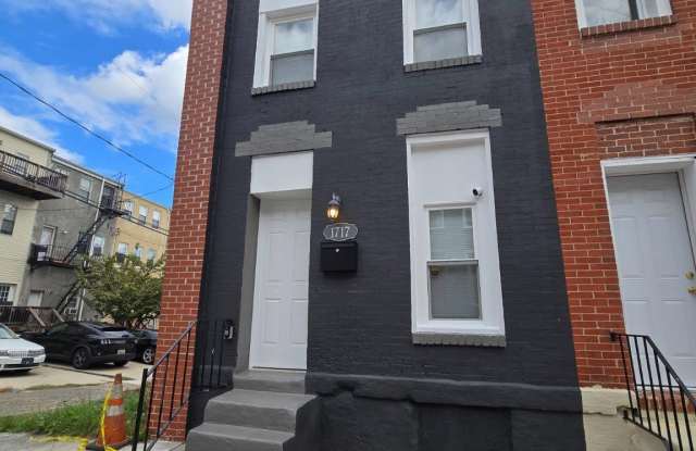 1717 LATROBE Street Gallery 1
