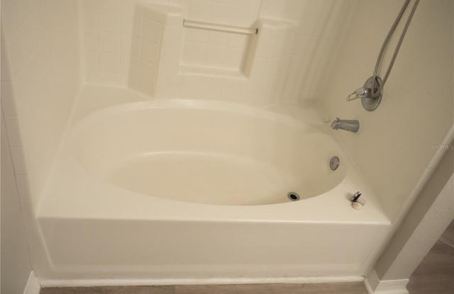 834 GRAND REGENCY POINTE Gallery 4
