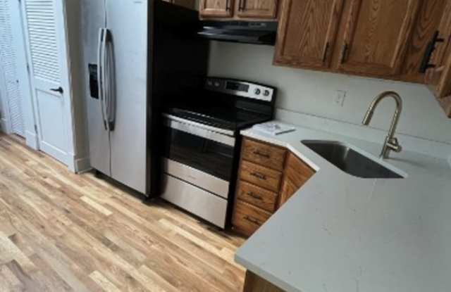 816 Massachusetts Street - C photos photos