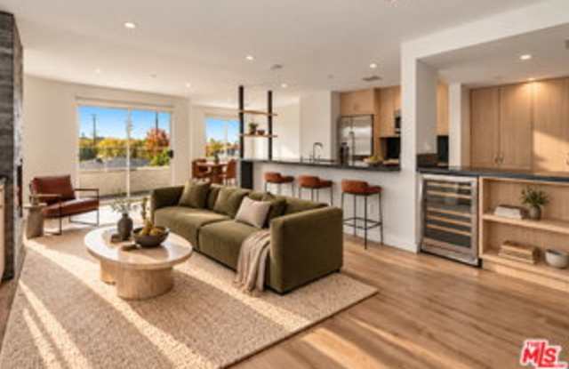 10951 National Boulevard Gallery 3