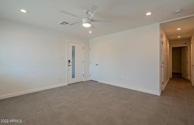 4639 N 12th Avenue Gallery 4