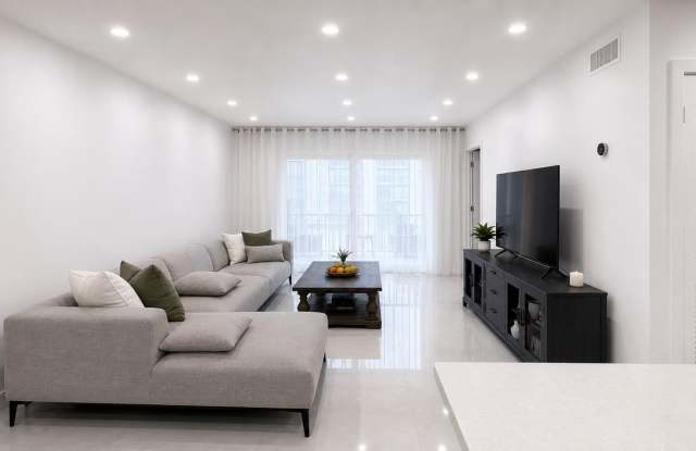 6249 BAY CLUB Drive Gallery 3