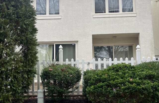 105 MONTROSE Avenue photos photos
