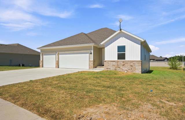 NEWLY BUILT 4 BEDROOM HOME BOLIVAR, MO Gallery 4