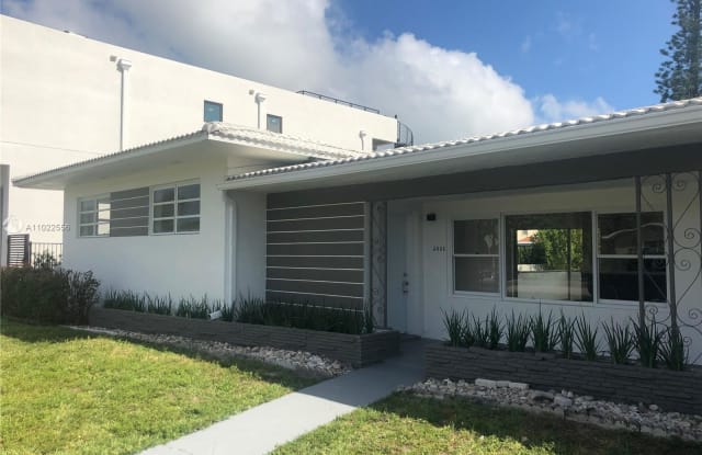 2006 NE 124th St - 2006 Northeast 124th Street, North Miami, FL 33181