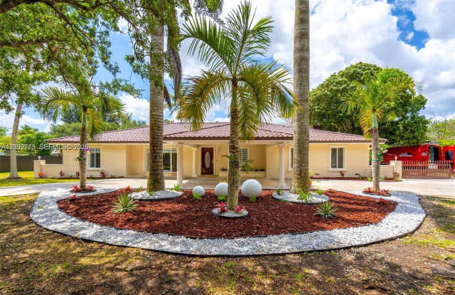 18370 Sw 212th St photos photos