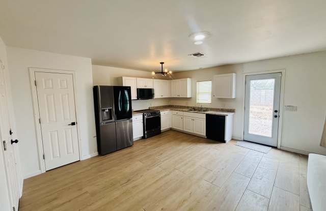 155 East Patton Avenue Gallery 3