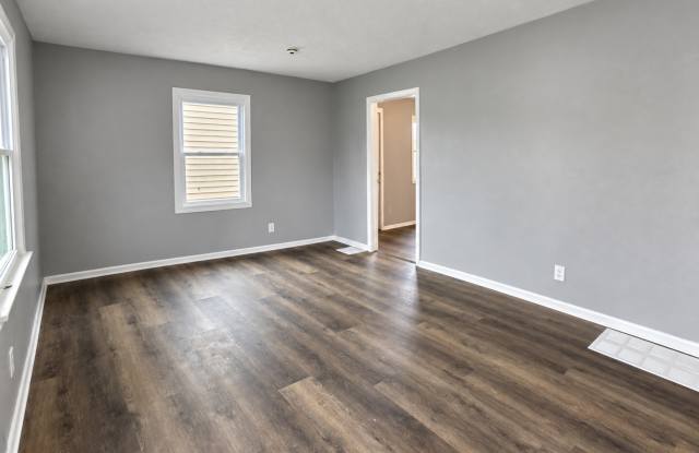 Affordable Newly Remodeled 3BR Home with Full Basement Gallery 3