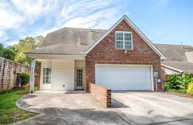 West Hills House 3BR/ 2.5BA, 2 Car garage, primary bedroom on main level photos photos