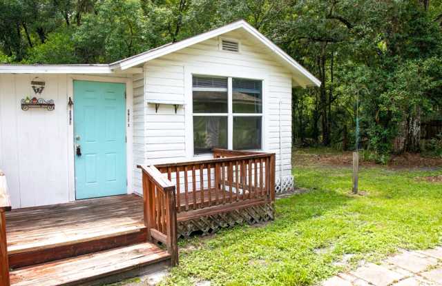 Charming 1 Bed 1 Bath Triplex Cottage for Rent in Lake Mary, FL! photos photos