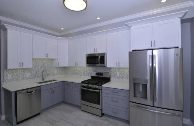 2623 Crystal Gallery 2