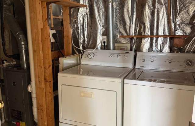 9400 SILVER METEOR Court Gallery 4
