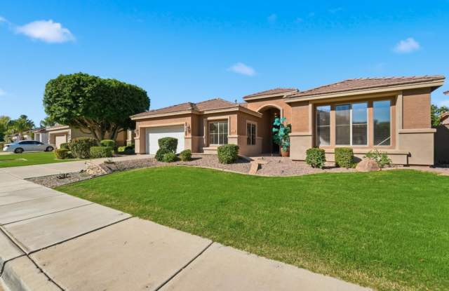 Beautiful Single-Level Home with Private Pool – Prime Arrowhead Location! photos photos Beautiful Single-Level Home with Private Pool – Prime Arrowhead Location! photos photos