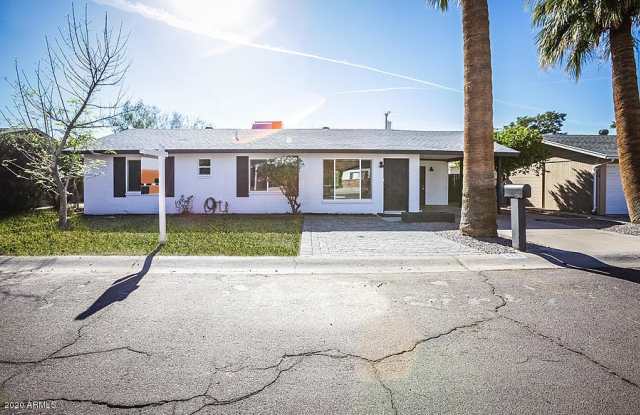 225 E EL CAMINO Drive - 225 East El Camino Drive, Phoenix, AZ 85020