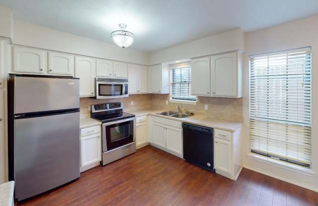 Charming 2/2.5 Condo at Canterbury Near Baylor! photos photos Charming 2/2.5 Condo at Canterbury Near Baylor! photos photos