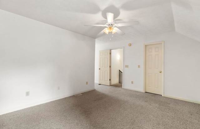 Glenn Oaks Condos #206 Gallery 3