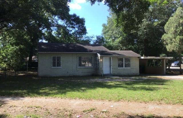1502 East Shadowlawn Avenue - 1502 East Shadowlawn Avenue, Tampa, FL 33610