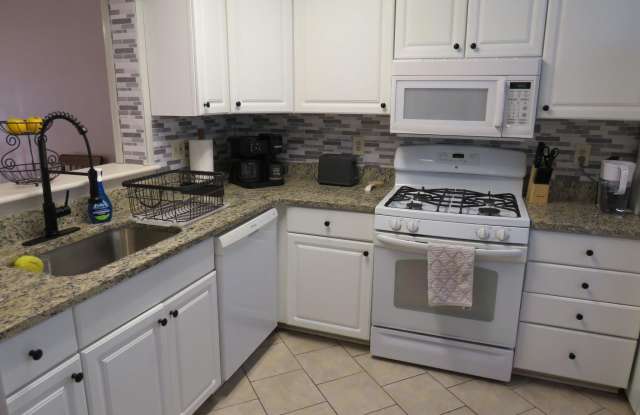 993 JOSHUA TREE Court Gallery 3