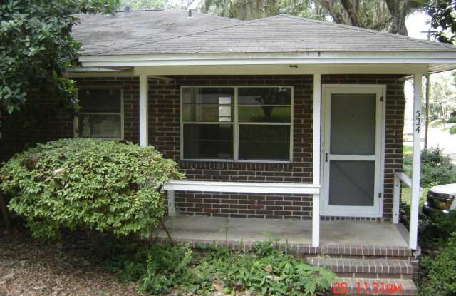 Near Cascades Park, Harwood floors in Historic Myers Park photos photos