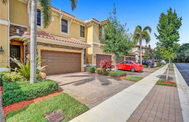 821 E Village Cir Gallery 2