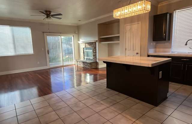 1687 Shoreline Drive-2 Gallery 4