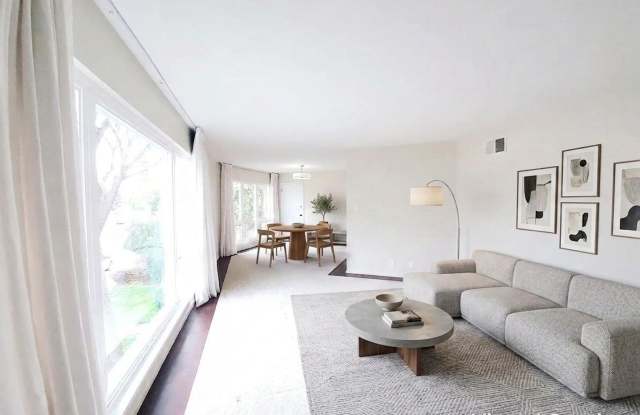 Lovely top floor condo unit; 2 bed/ 2 bath photos photos