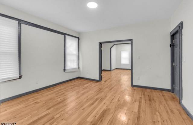 669 S 17Th St photos photos