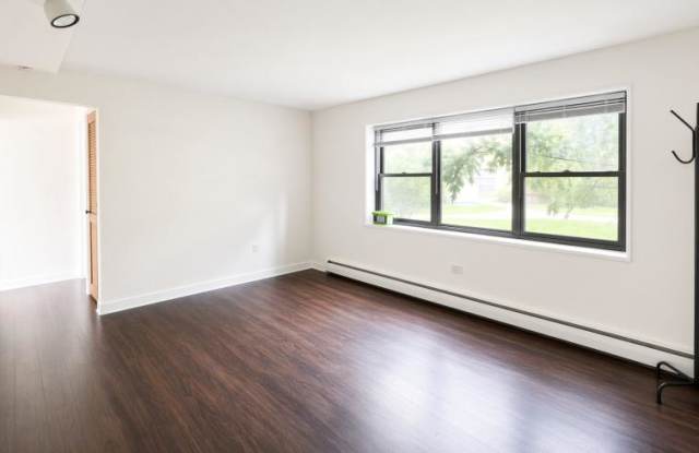 6454 North Ridge Boulevard Gallery 2