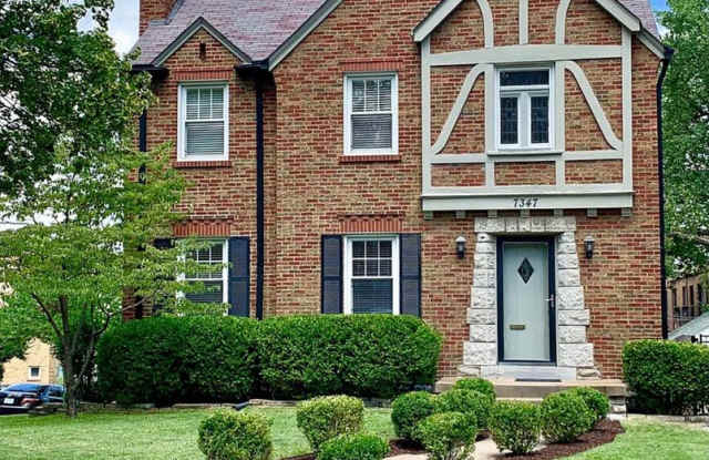 Gorgeous Curb Appeal! 3 Bed 2.5 Bath House in a walkable neighborhood! photos photos