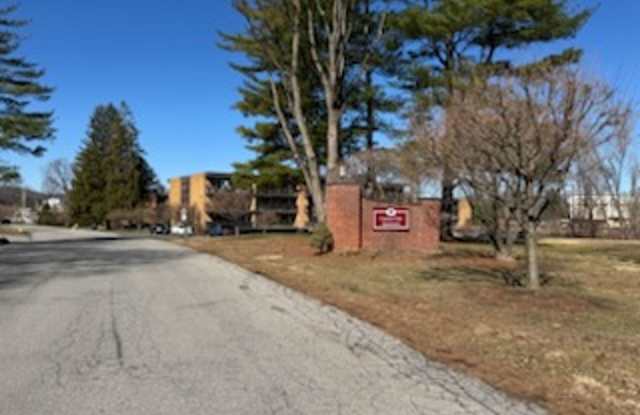 Country Club Apartments Gallery 2