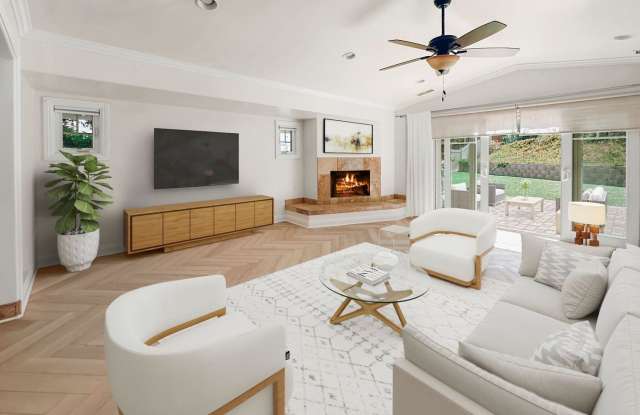 Custom 6 Bedroom / 4.5 Bath Home in Rancho La Costa Gallery 1