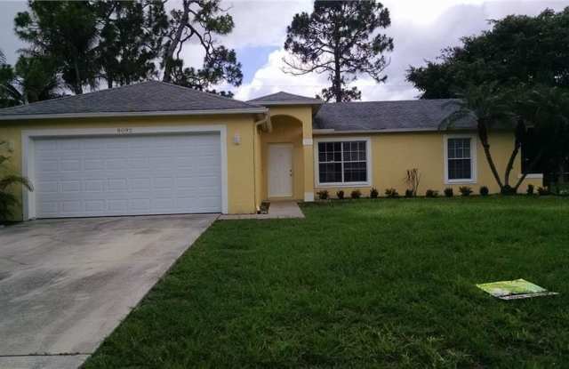 9092 Caloosa Rd photos photos