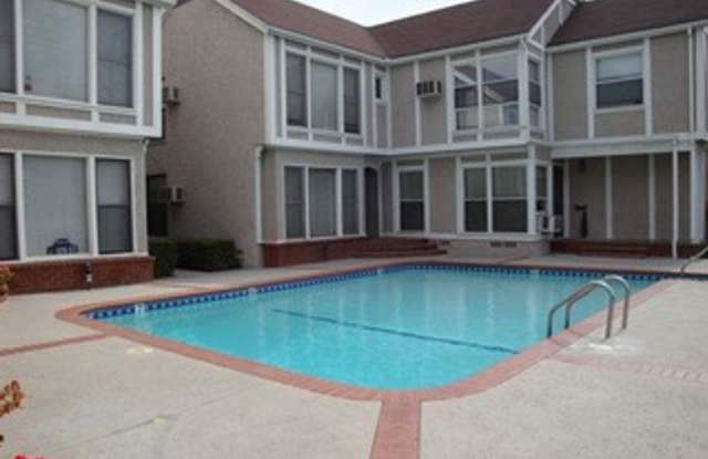 Moorpark Apartments Gallery 1