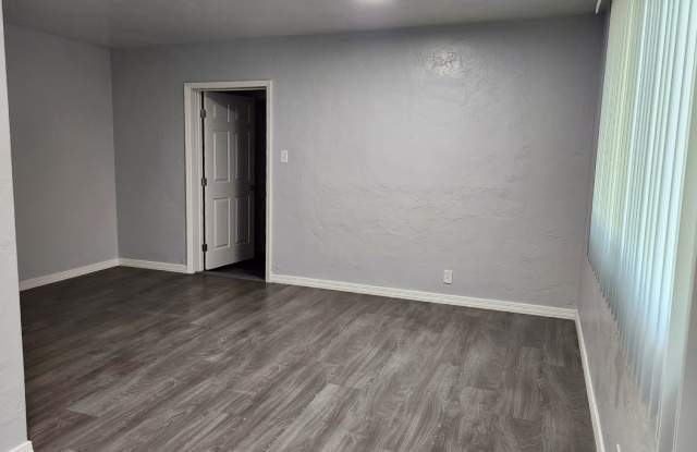 7561 N. 27th Avenue - 1 Gallery 3