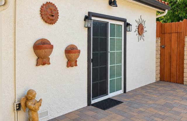 10833 Monogram Ave Gallery 1