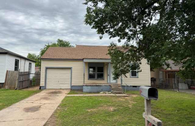 2 bed 1 bath in OKC! New paint and ready for move in! photos photos