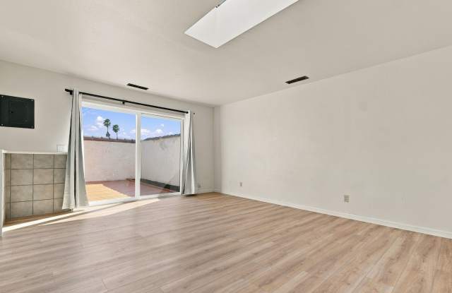 249 Arroyo Seco Gallery 3