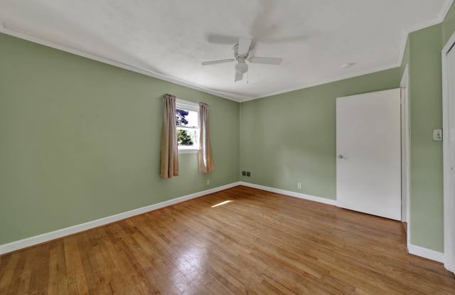 12 Henry Avenue Gallery 4