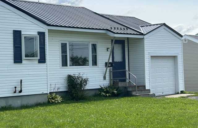 20 Edgemont - 20 Edgemont Drive, Presque Isle, ME 04769