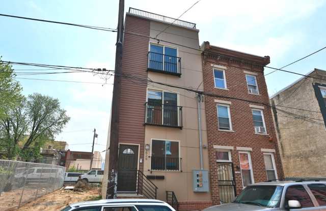 1626 W STILES Street Gallery 2
