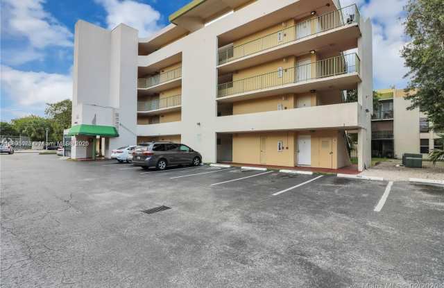 8840 Fontainebleau Blvd photos photos