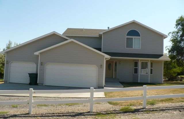 1544 Oxbow Gallery 1