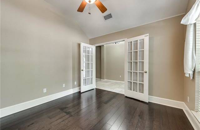5437 Crystal Court Gallery 4