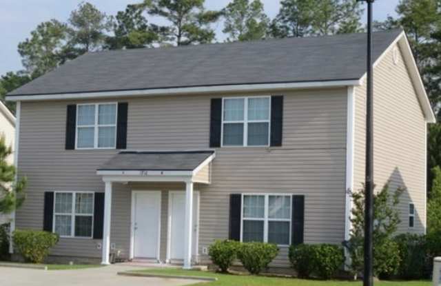 3 bedroom, 2 1/2 bath Duplex photos photos