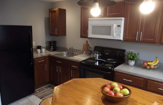 Apartments at 400 Elmwood photos photos