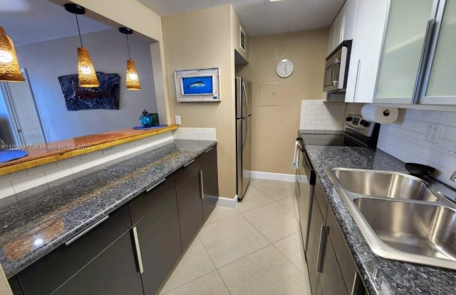 88500 Overseas Hwy - 88500 Overseas Hwy, Islamorada, Village of Islands, FL 33070